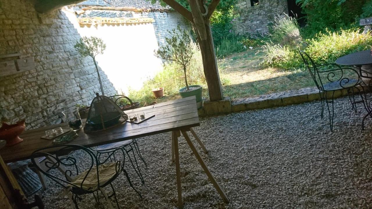 Fig Tree Barn Appartement Gibourne Buitenkant foto